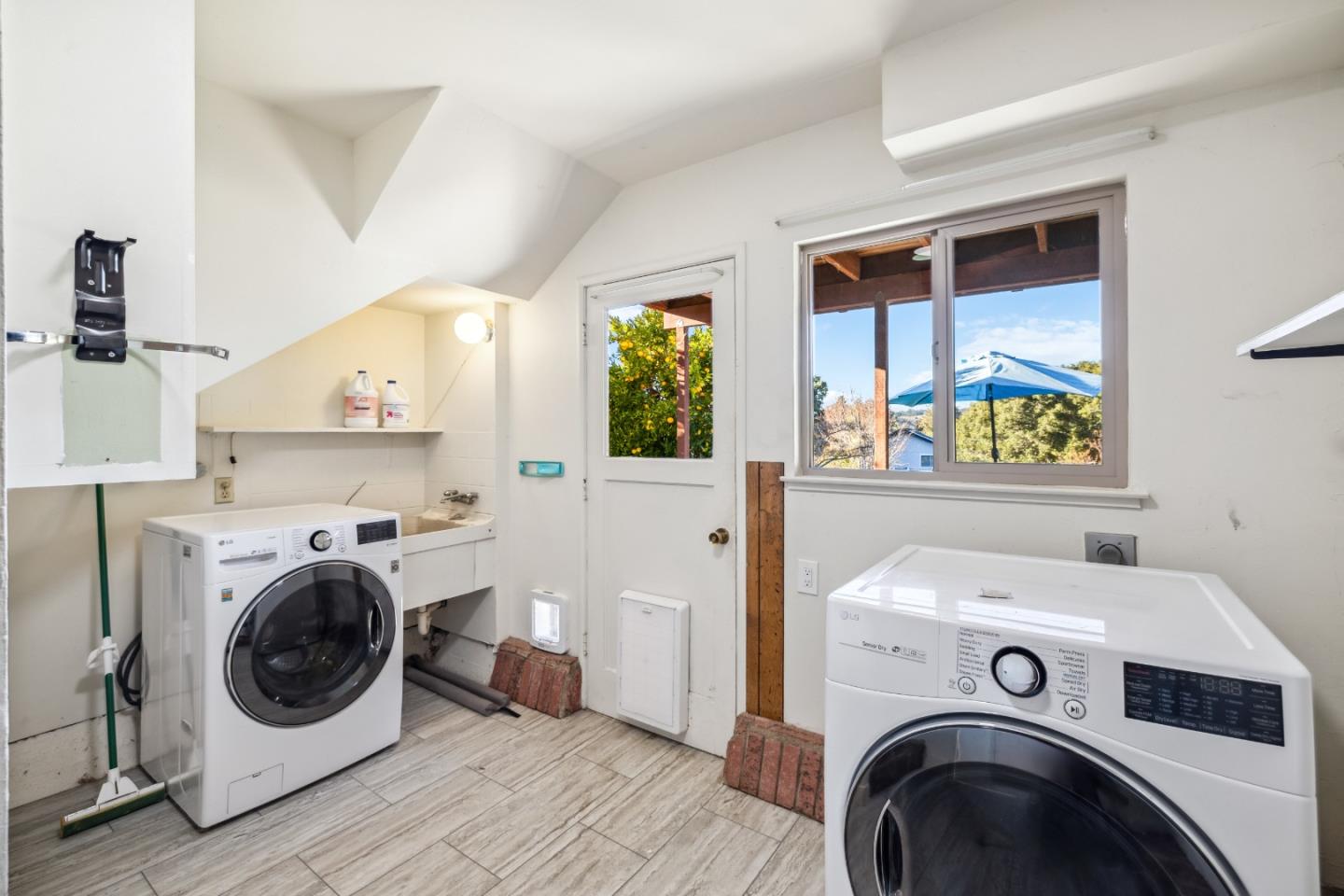225 Sunset Terrace