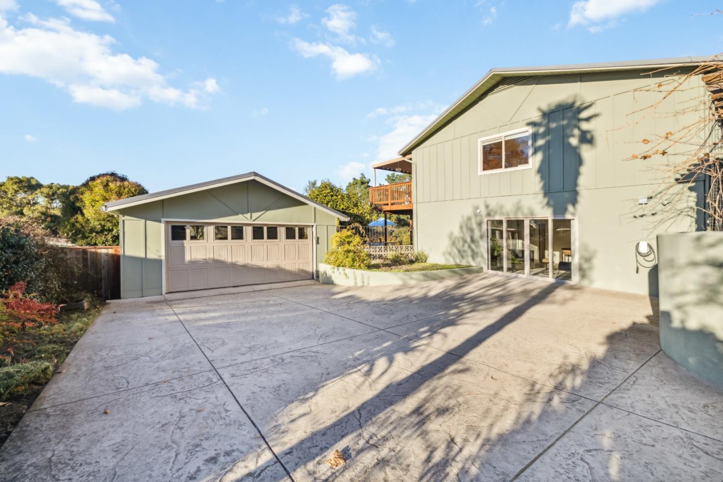 225 Sunset Terrace