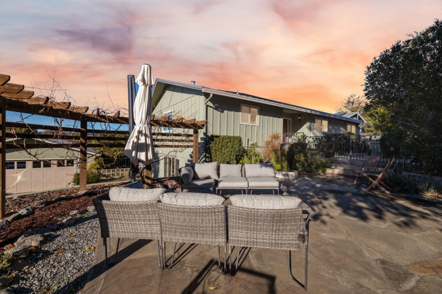 225 Sunset Terrace