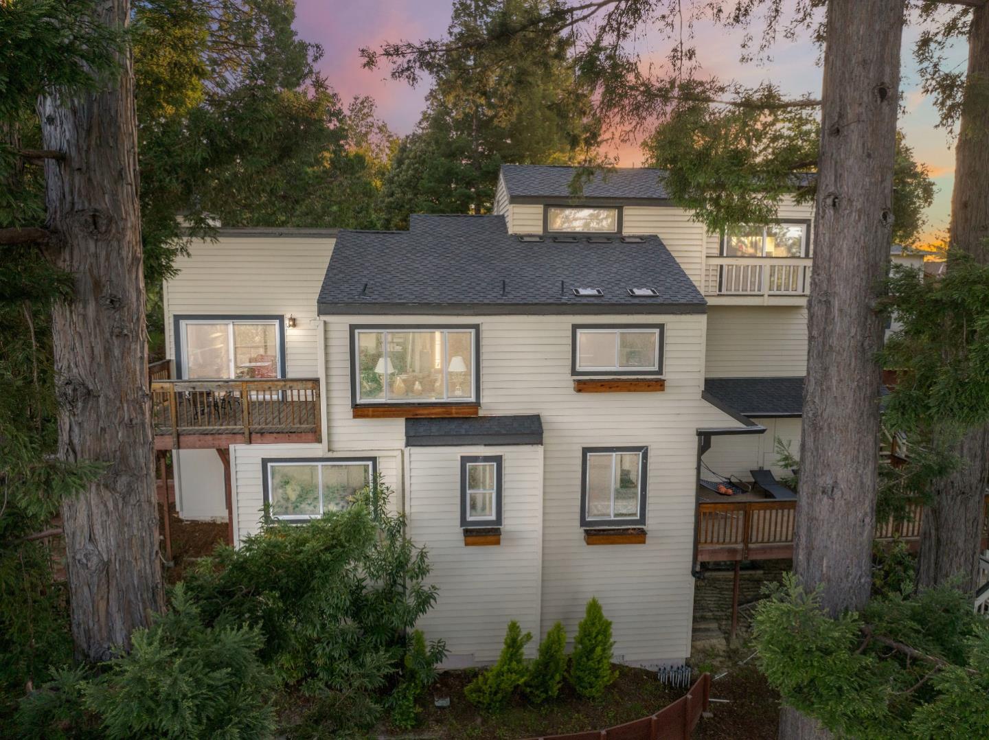236 Crows Nest DR