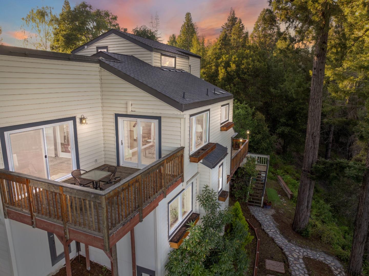 236 Crows Nest DR