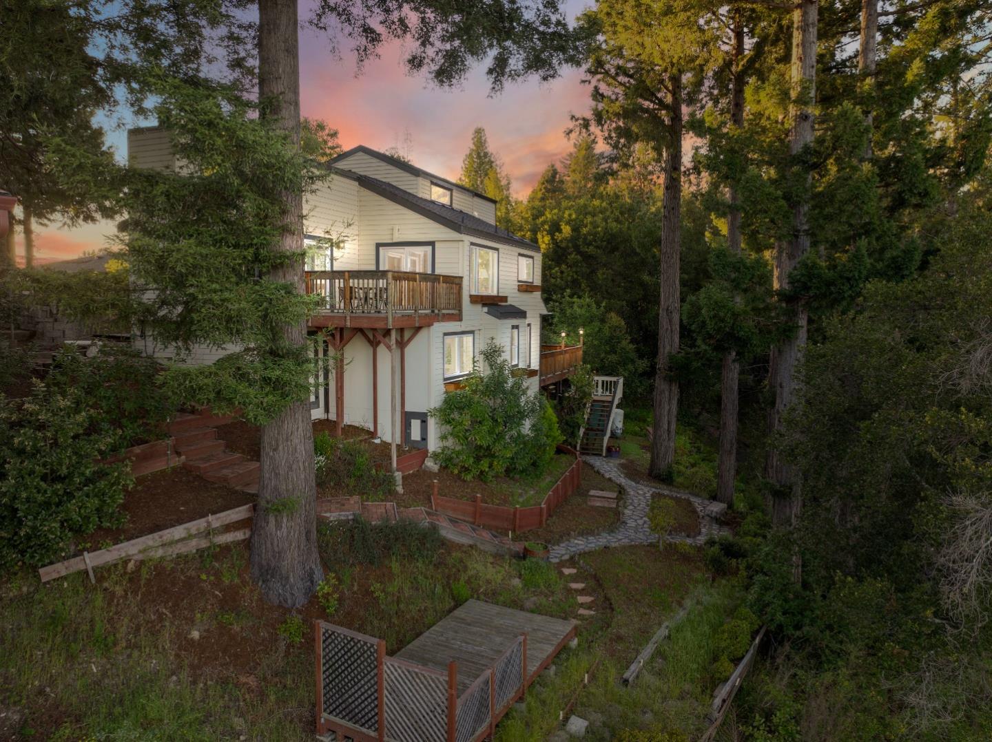 236 Crows Nest DR