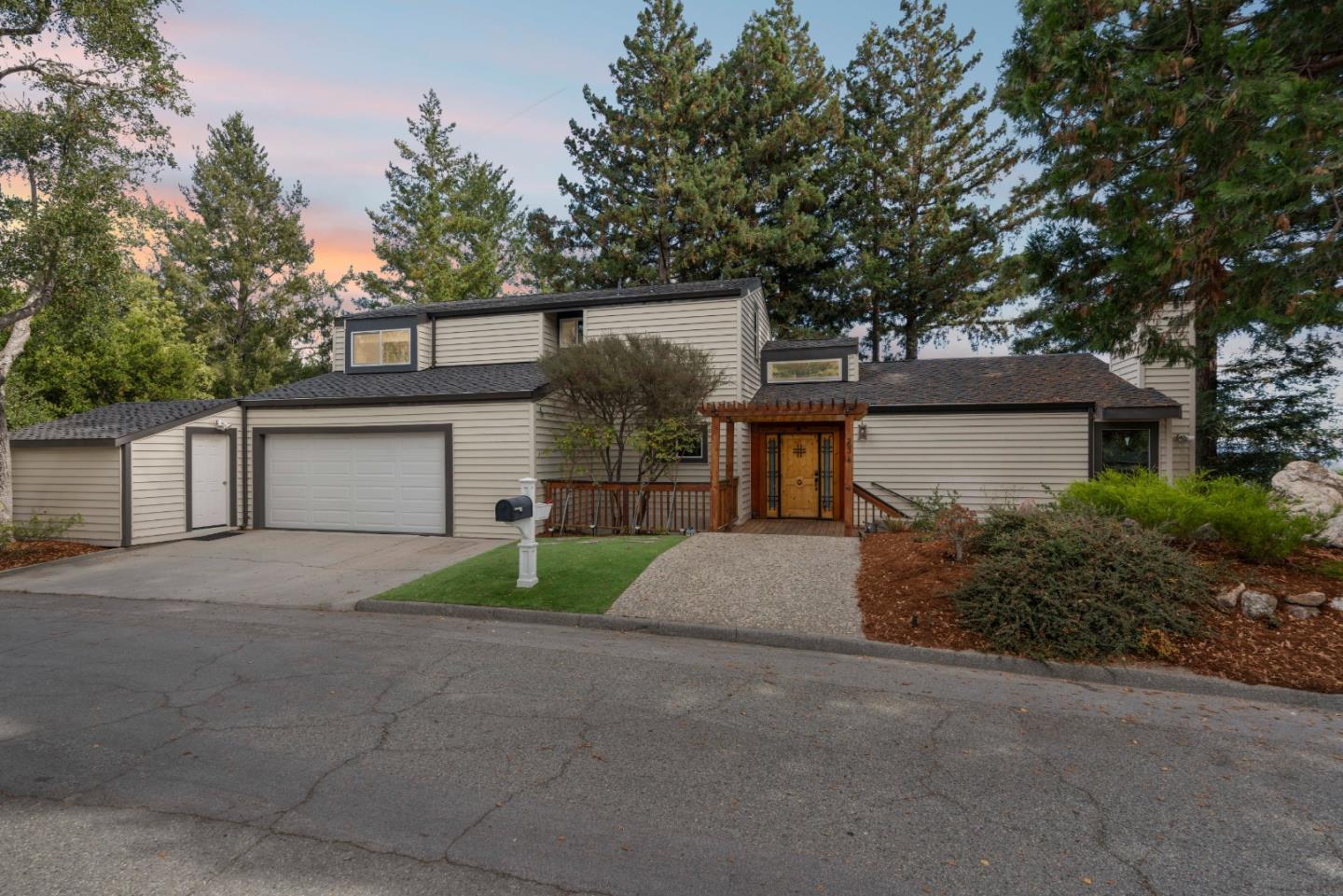 236 Crows Nest DR