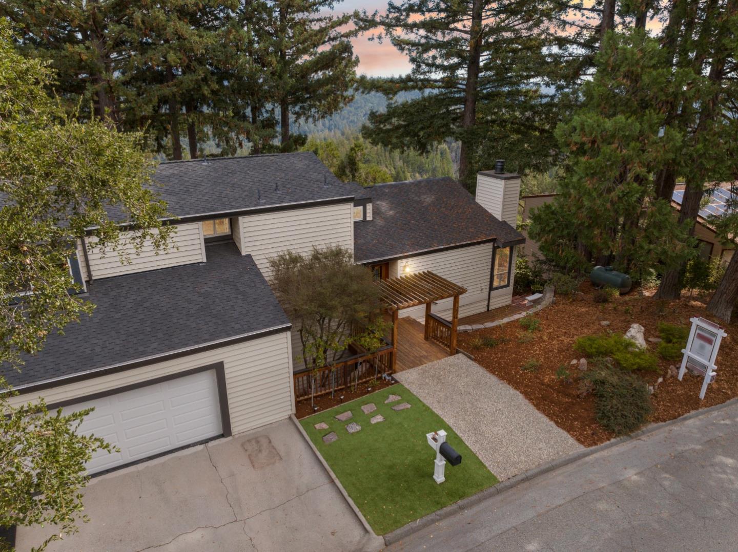 236 Crows Nest DR