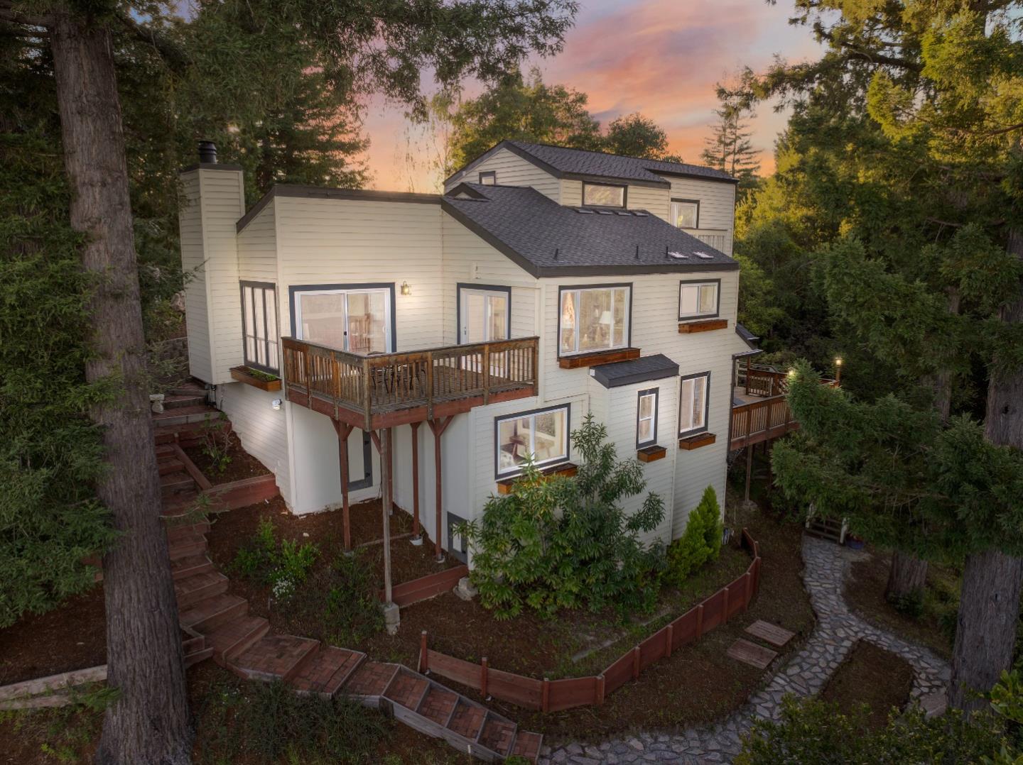 236 Crows Nest DR