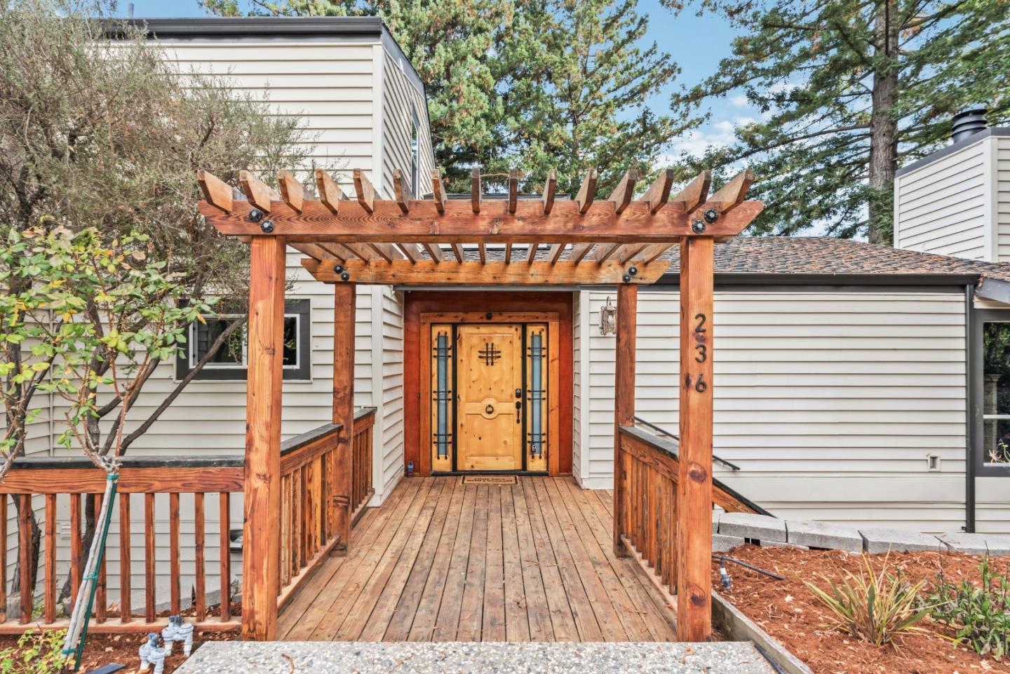 236 Crows Nest DR