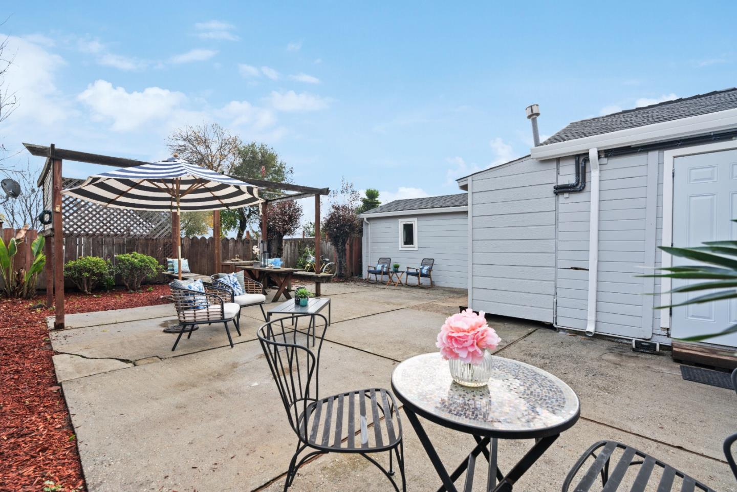 286 Manfre Road