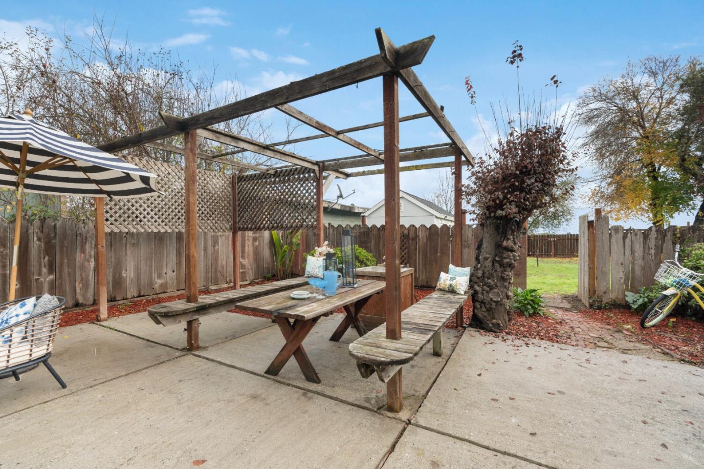 286 Manfre Road