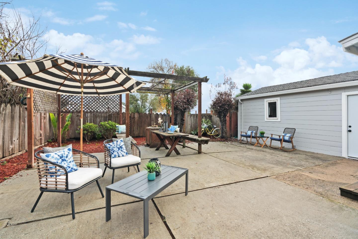 286 Manfre Road