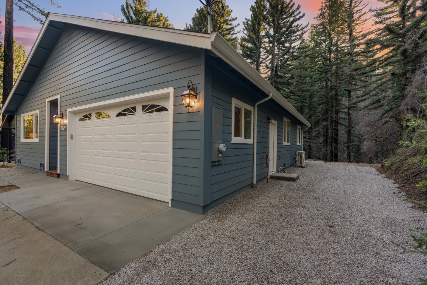 1129 Rambling Road