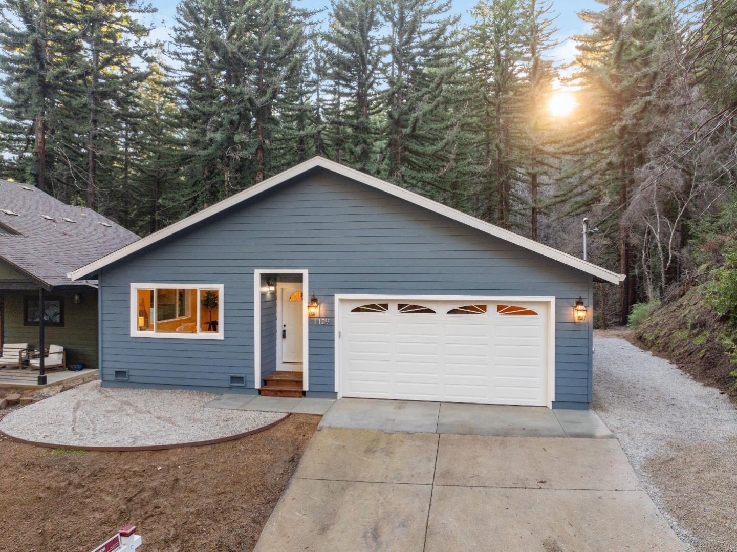 1129 Rambling Road
