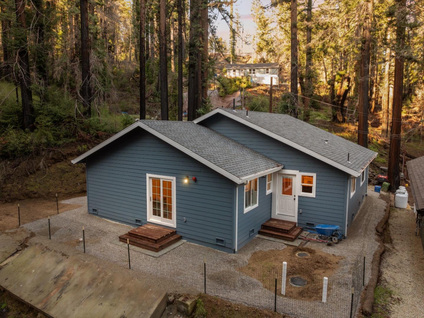 1129 Rambling Road