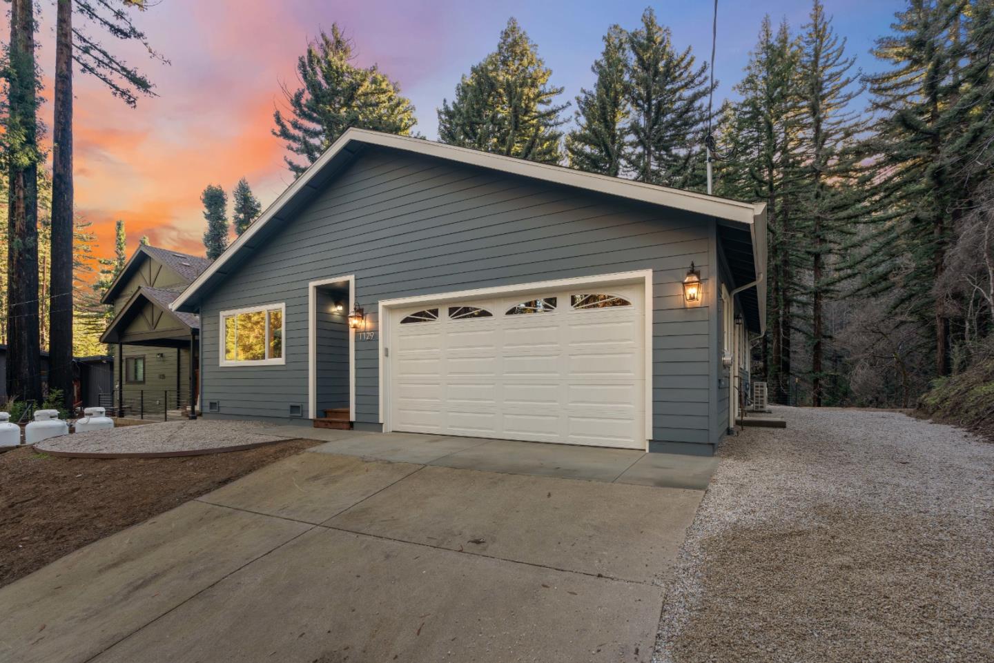1129 Rambling Road