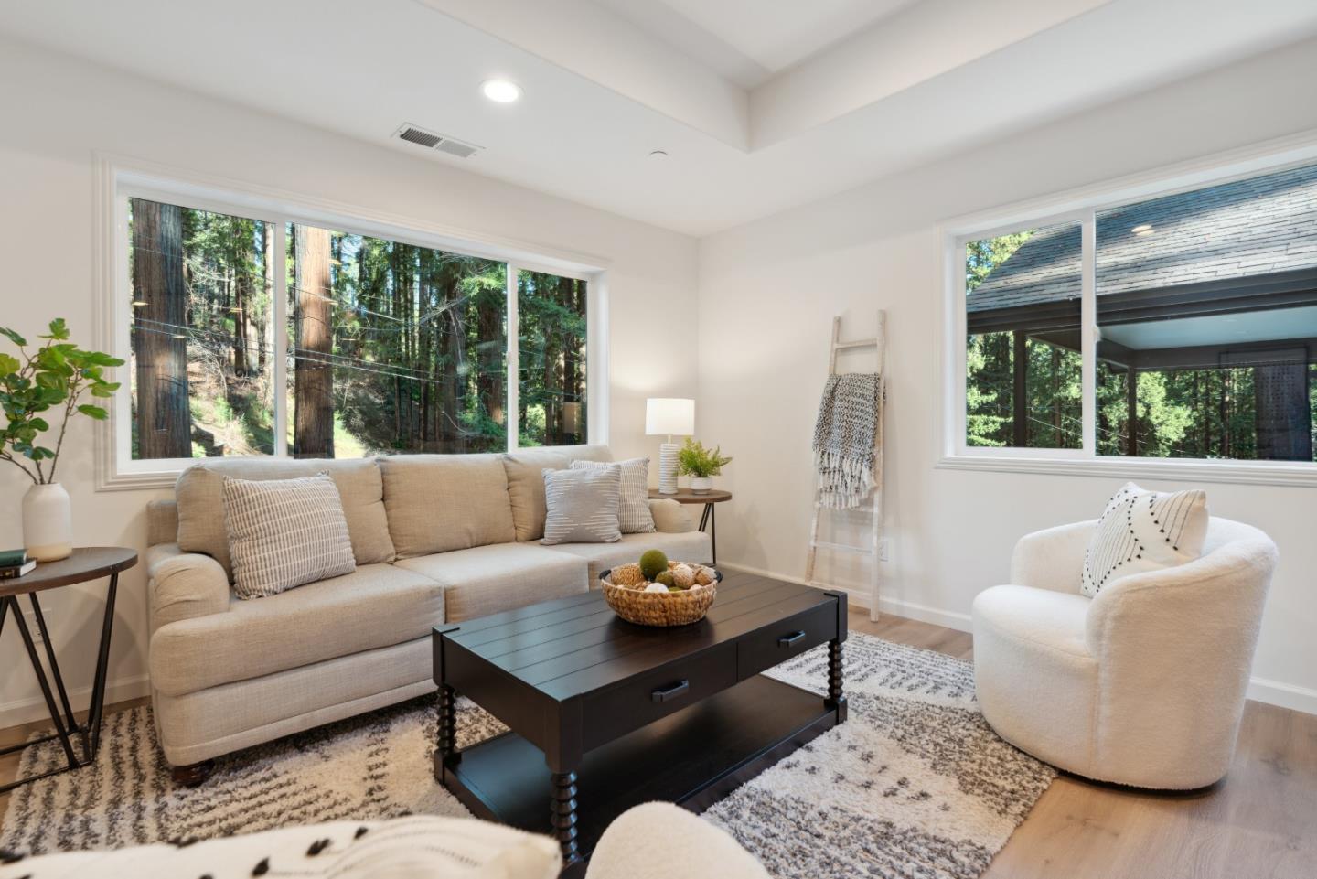 1129 Rambling Road