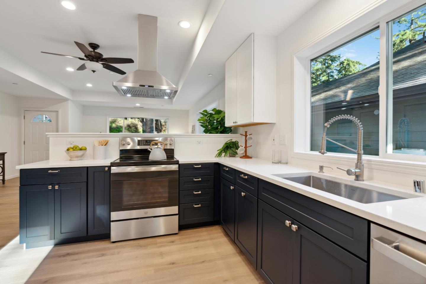 1129 Rambling Road