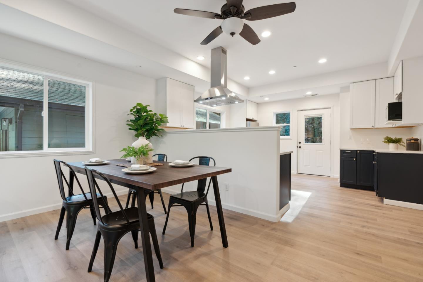1129 Rambling Road