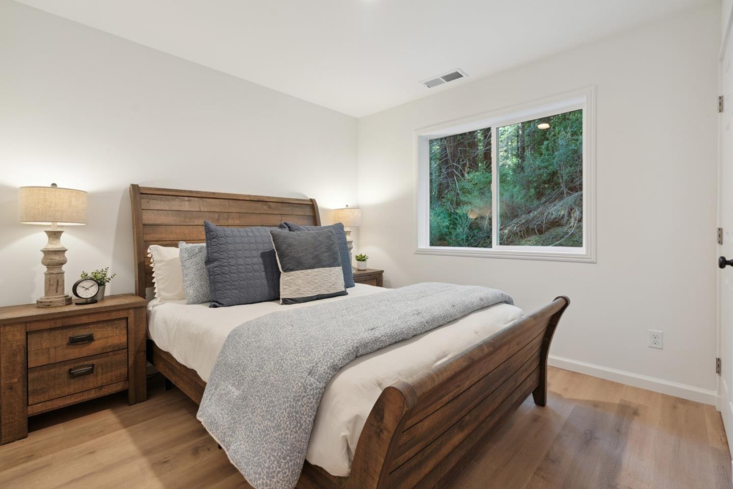 1129 Rambling Road