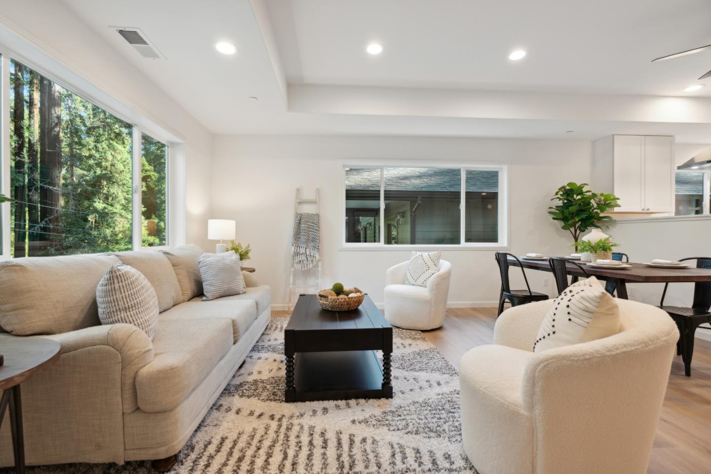 1129 Rambling Road