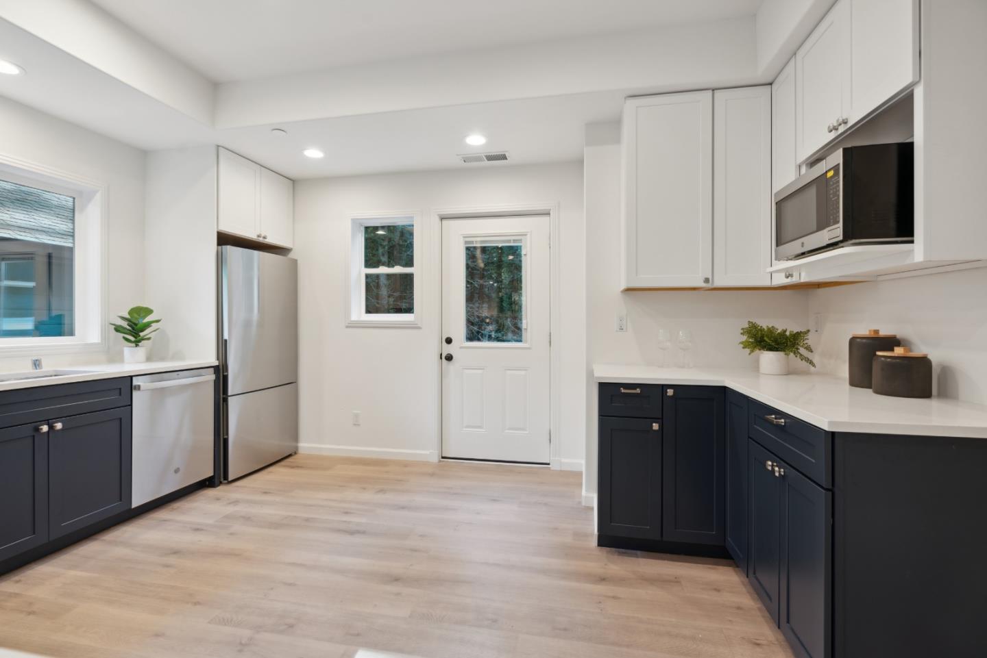 1129 Rambling Road