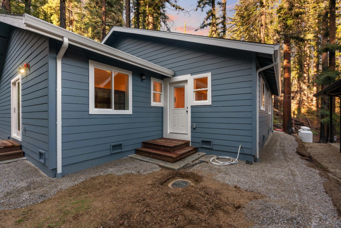 1129 Rambling Road