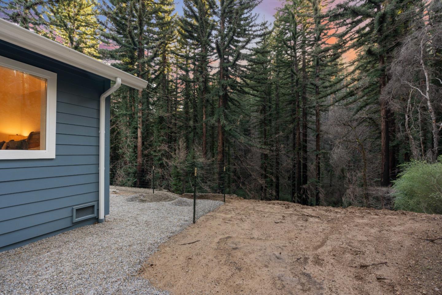 1129 Rambling Road