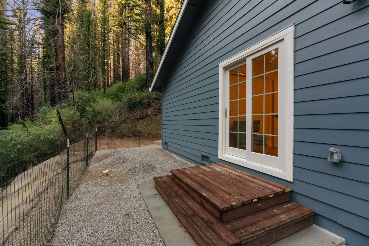 1129 Rambling Road