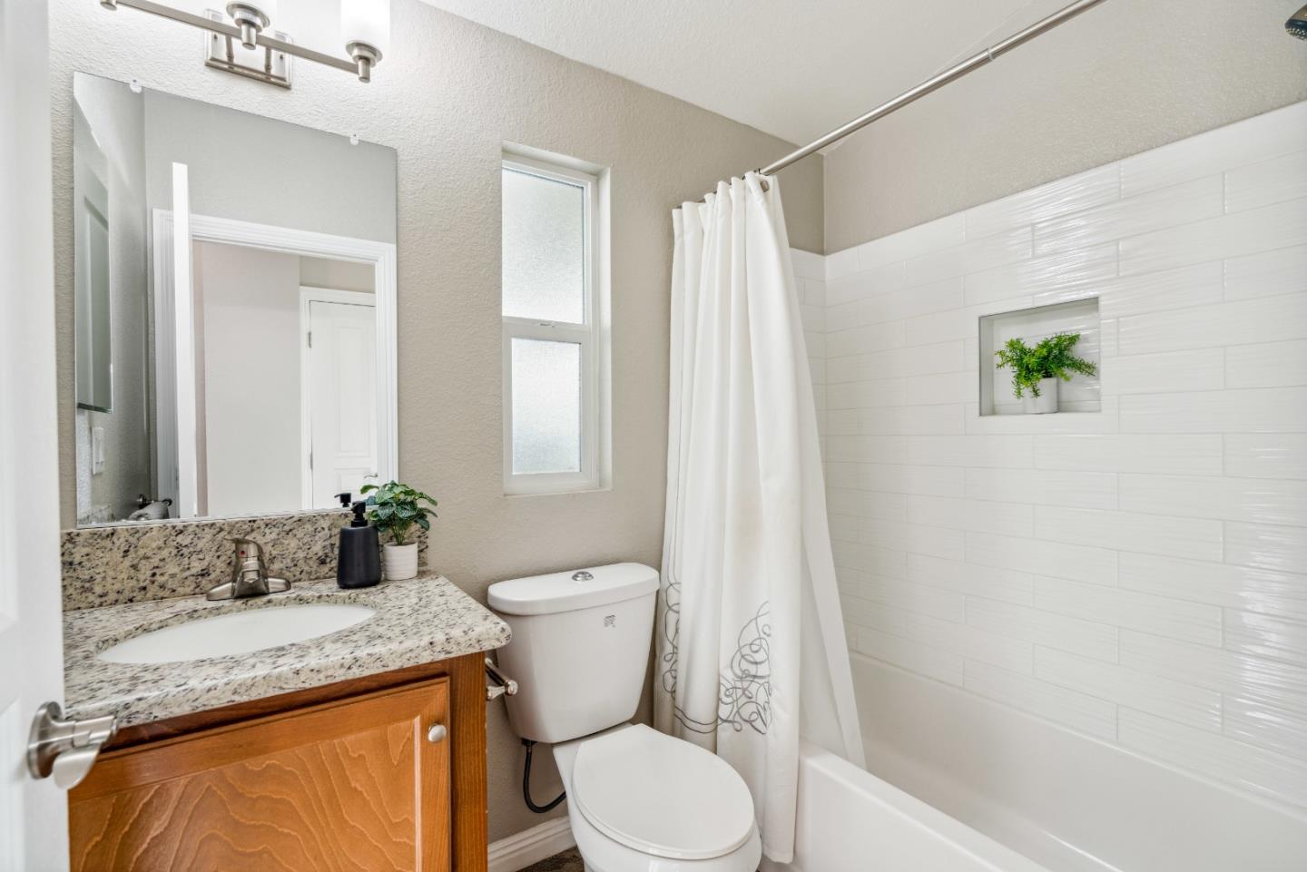 2711 Mar Vista Drive