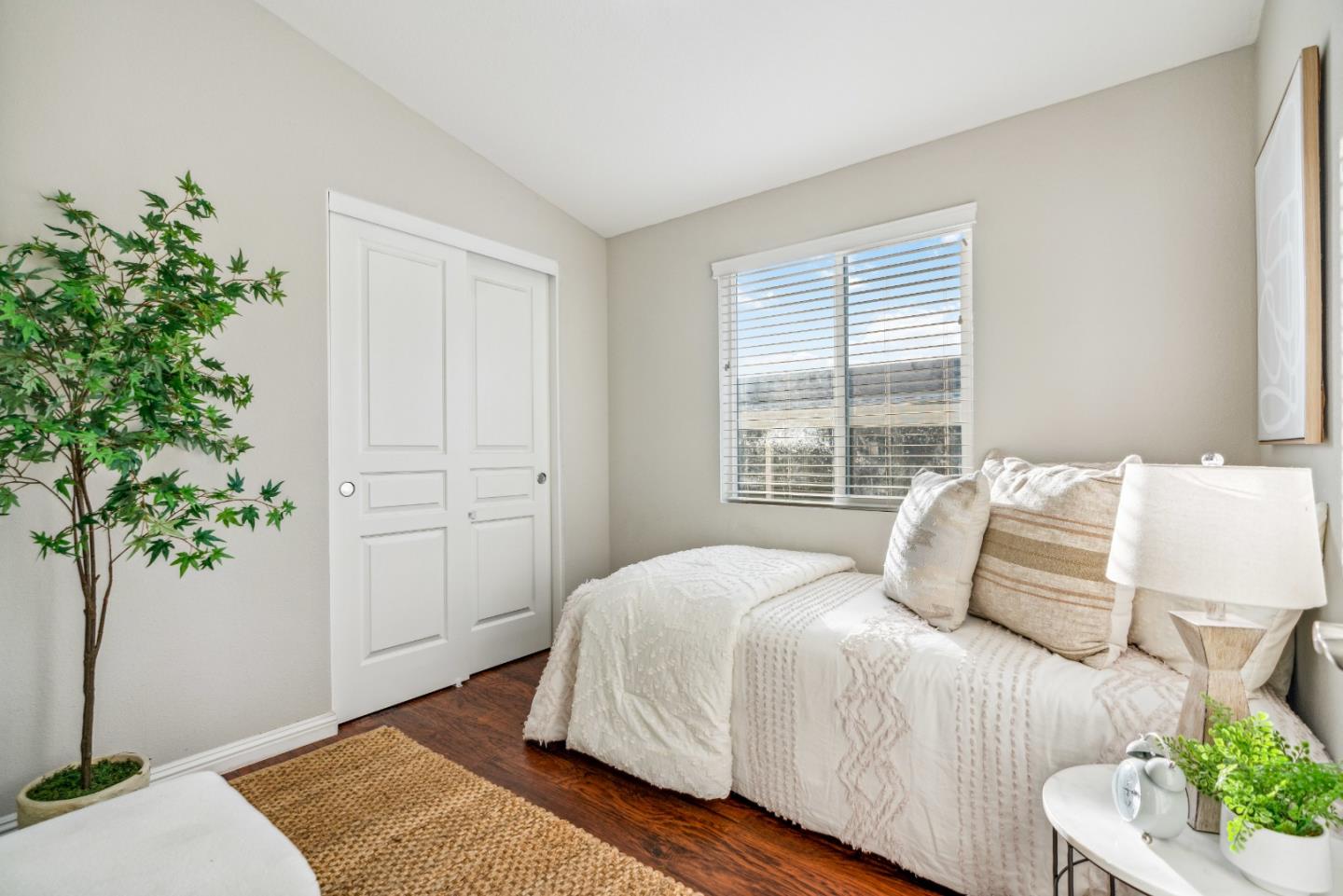 2711 Mar Vista Drive