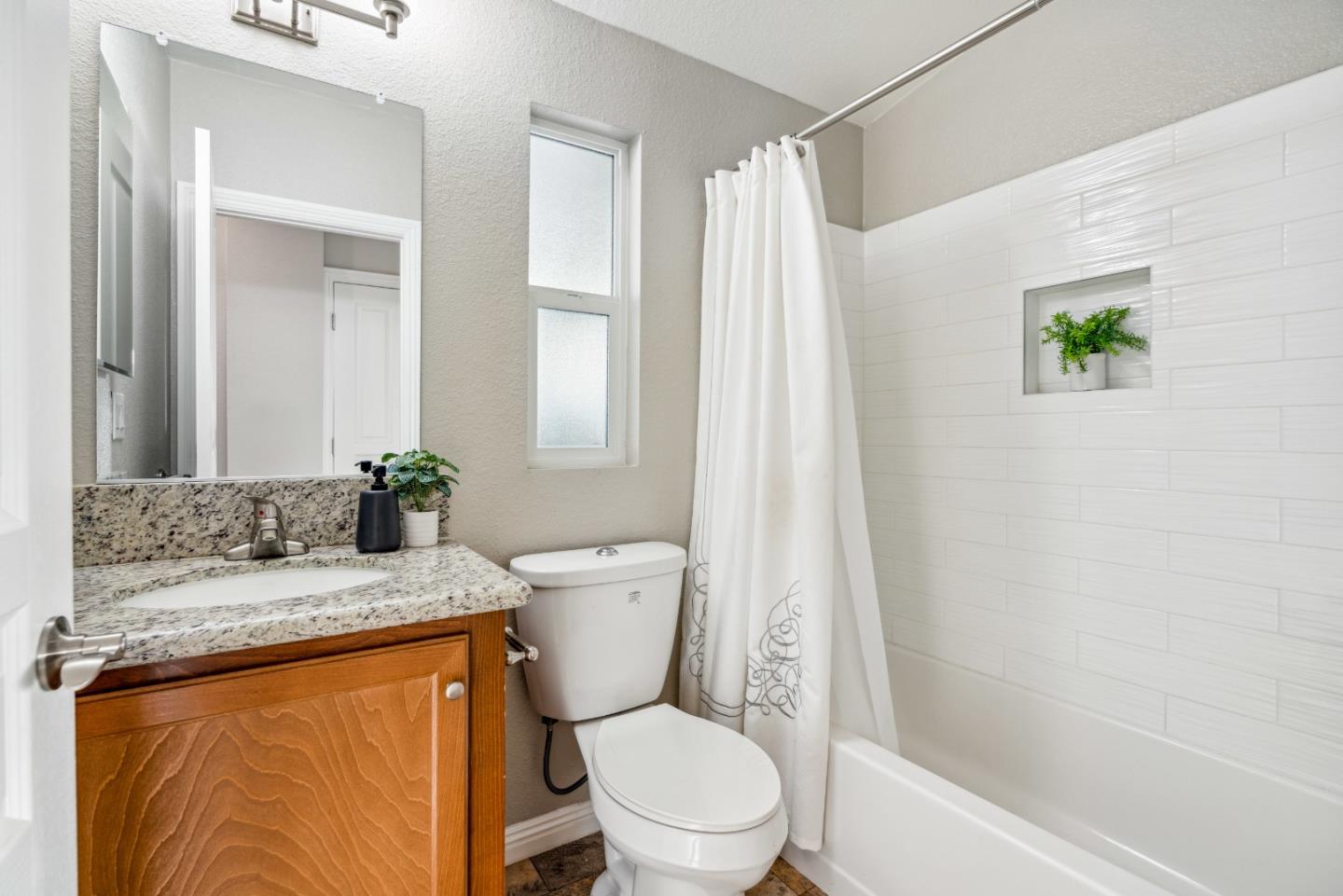 2711 Mar Vista Drive