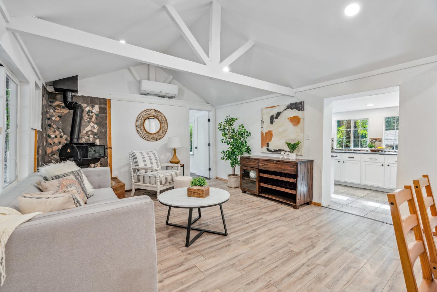 635 Primavera RD