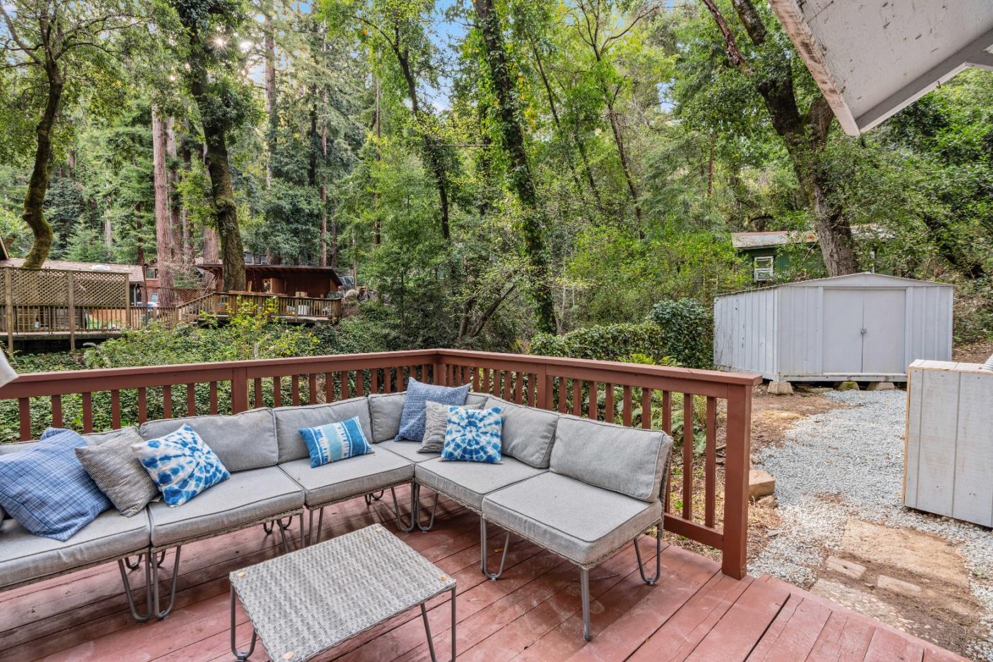 635 Primavera RD