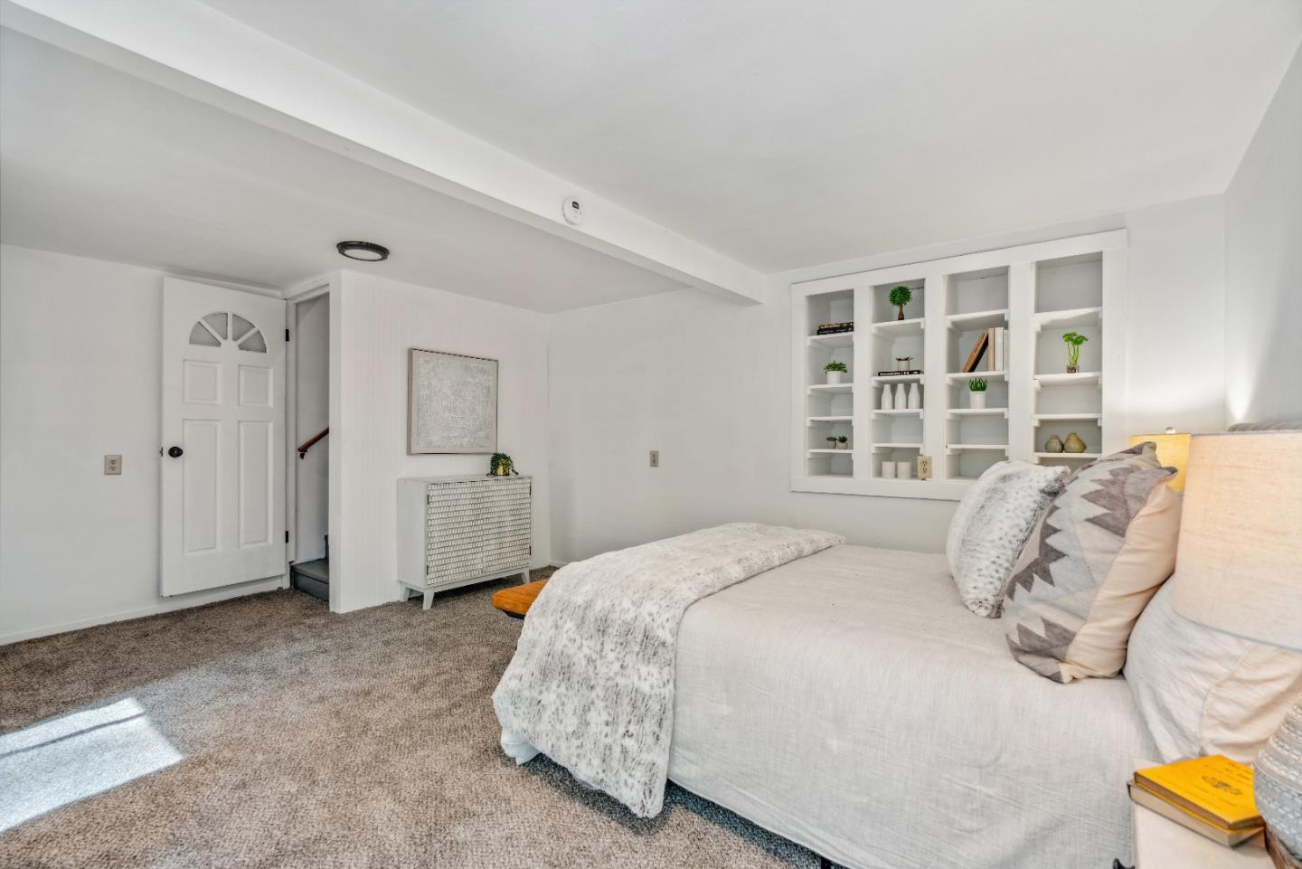 635 Primavera RD