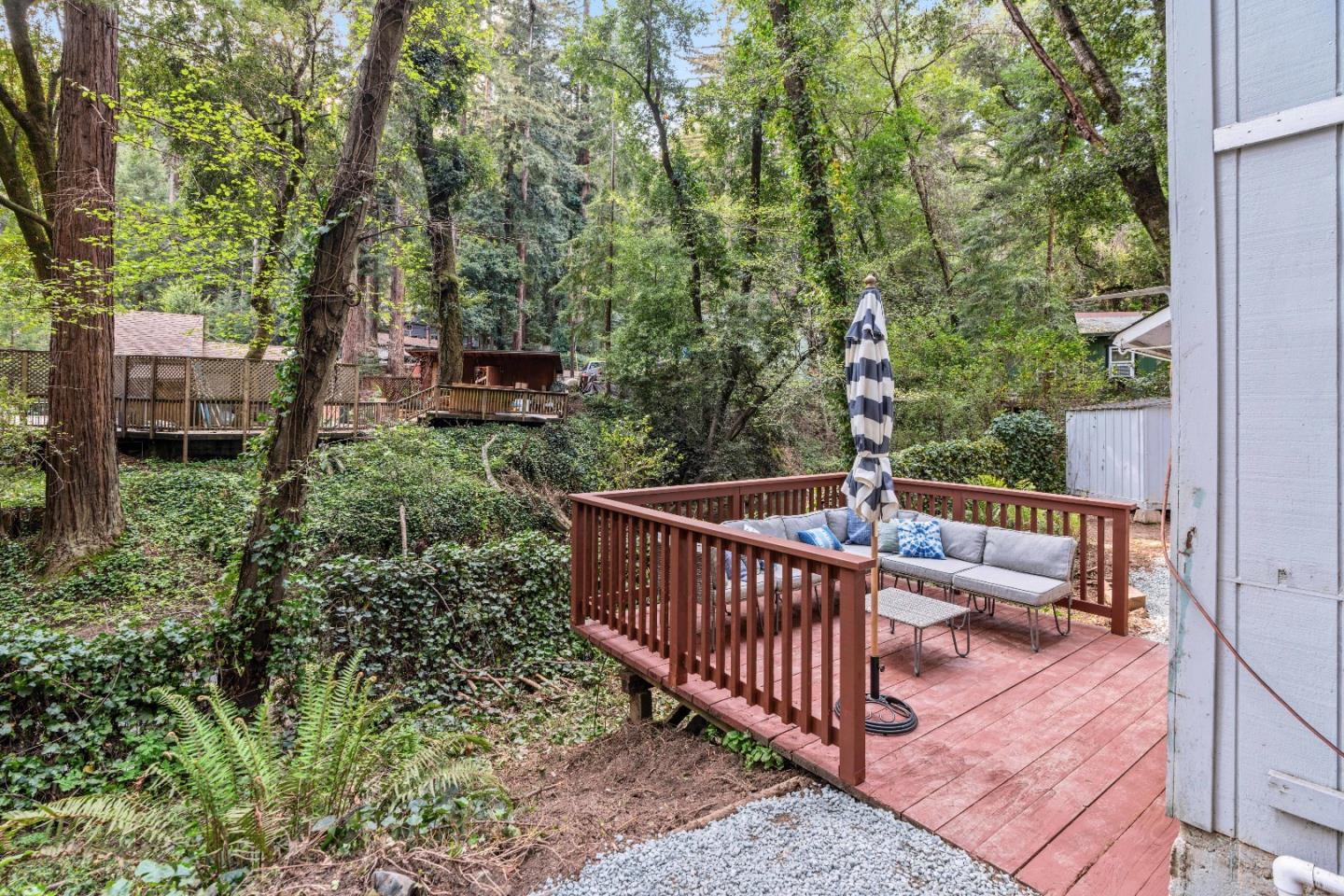 635 Primavera RD