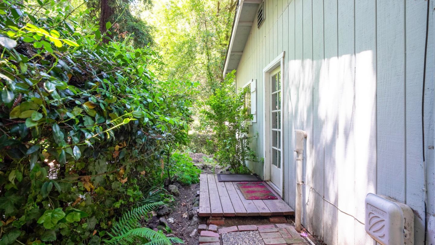 635 Primavera RD