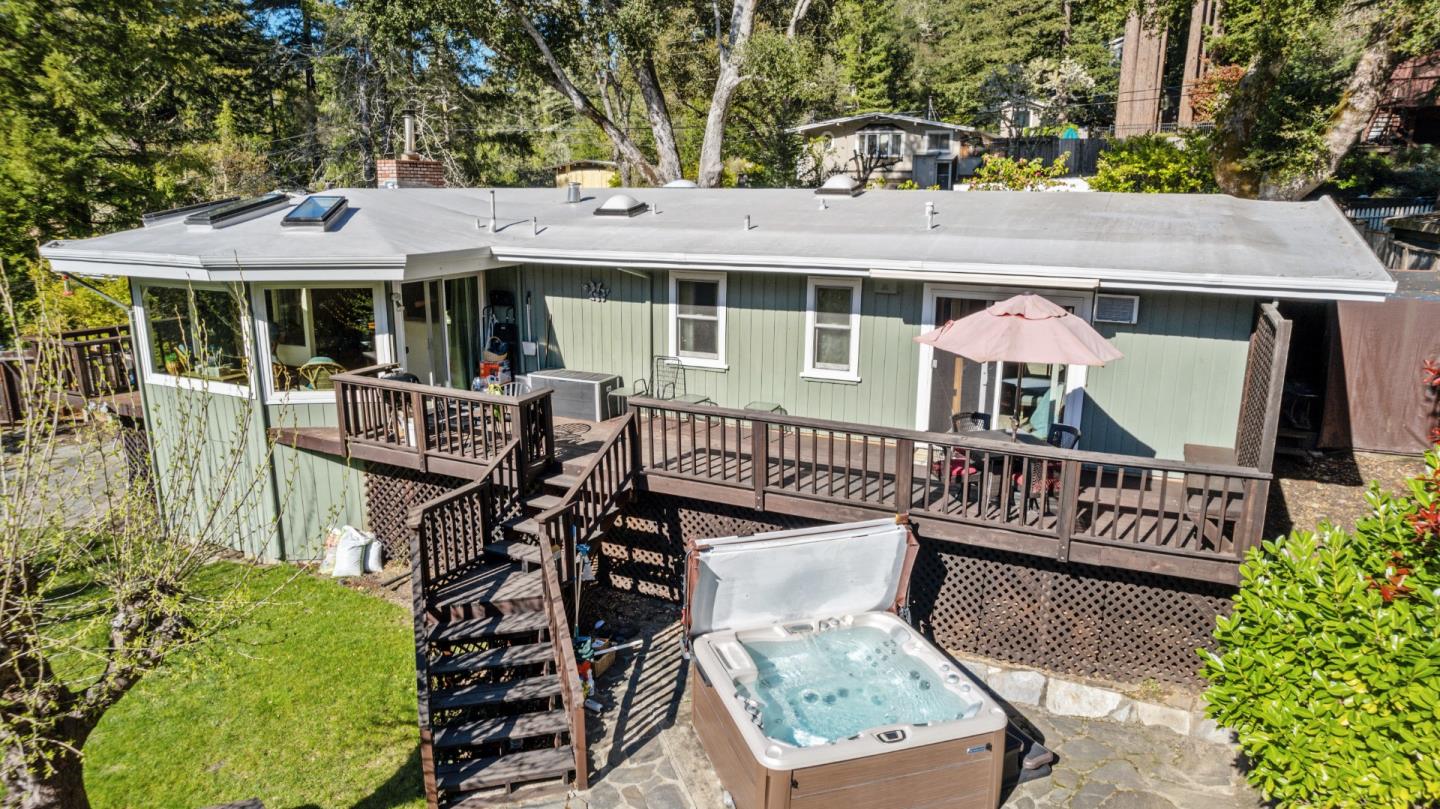 2 Ridgewood DR