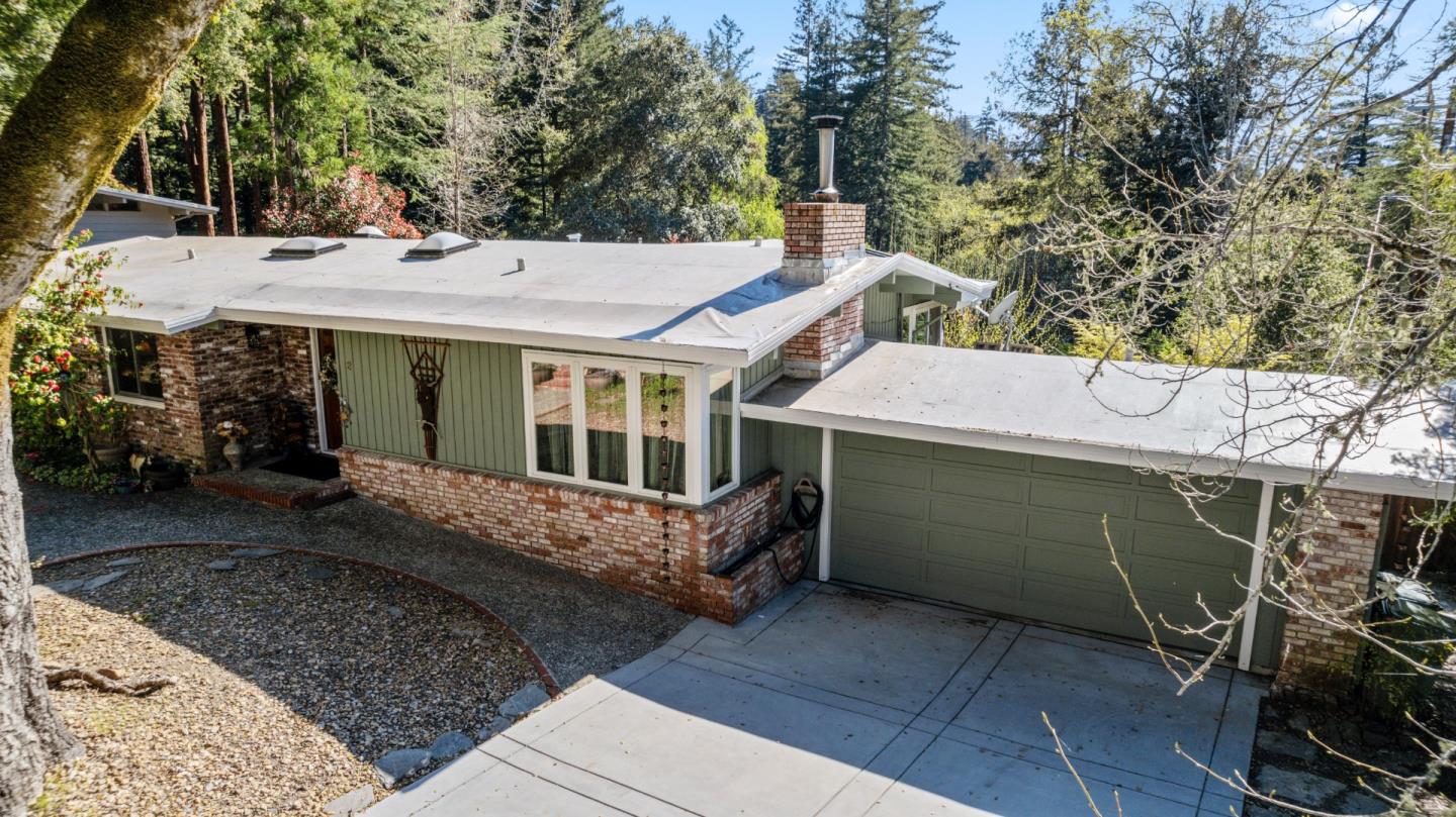 2 Ridgewood DR