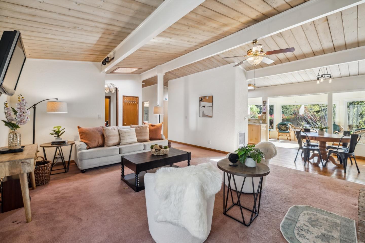 2 Ridgewood DR