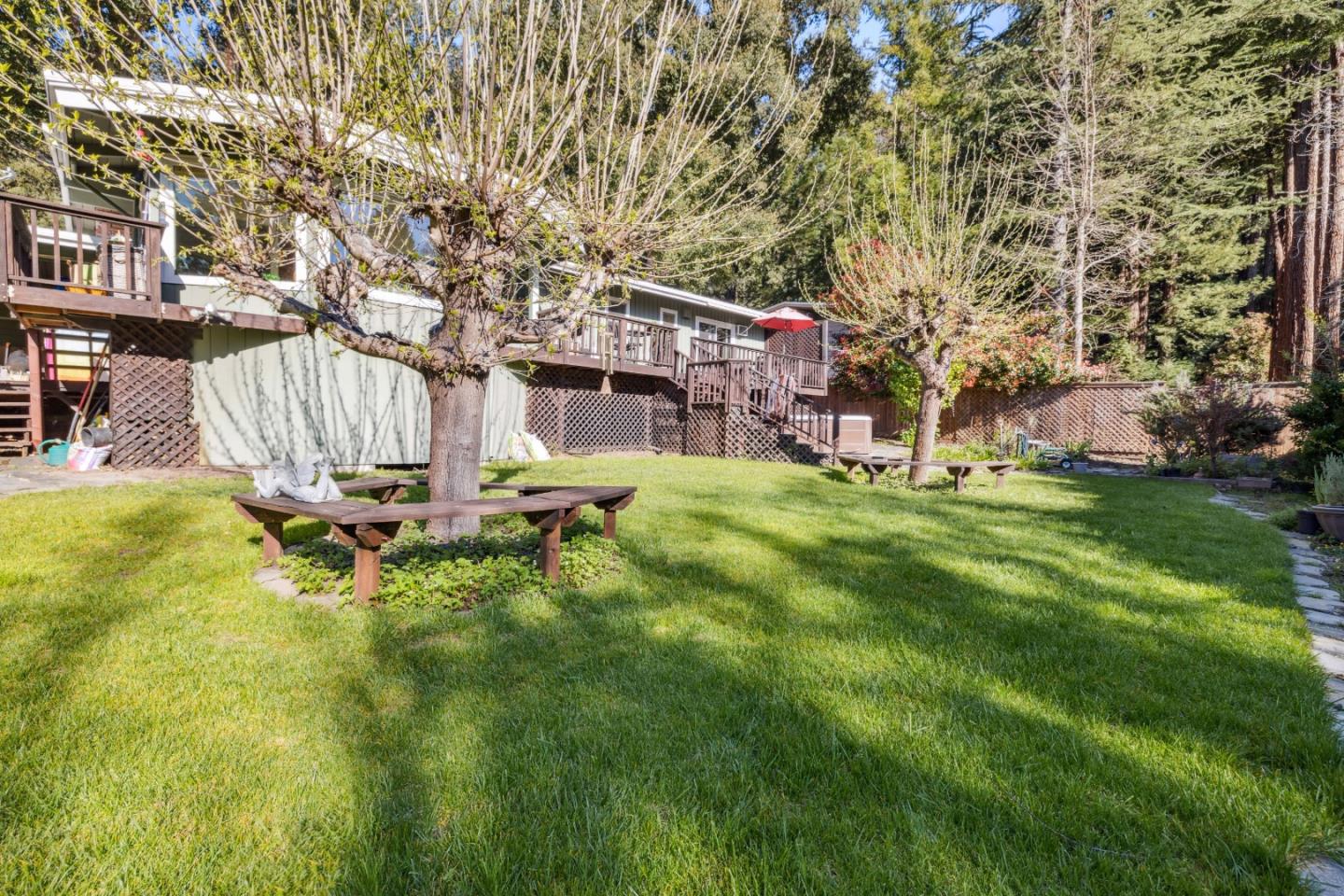 2 Ridgewood DR
