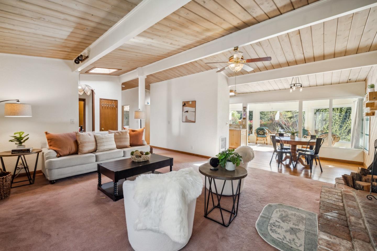 2 Ridgewood DR