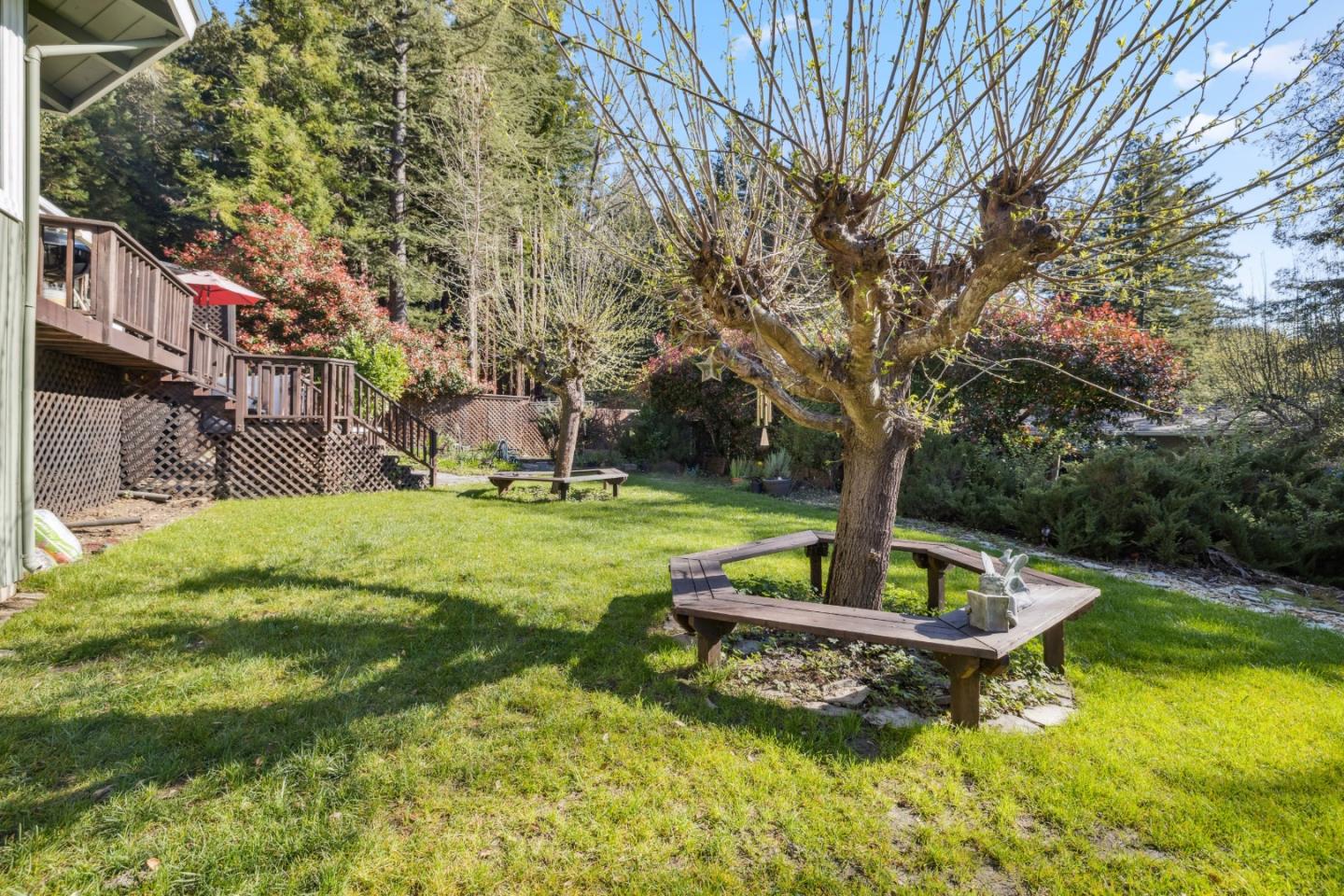 2 Ridgewood DR
