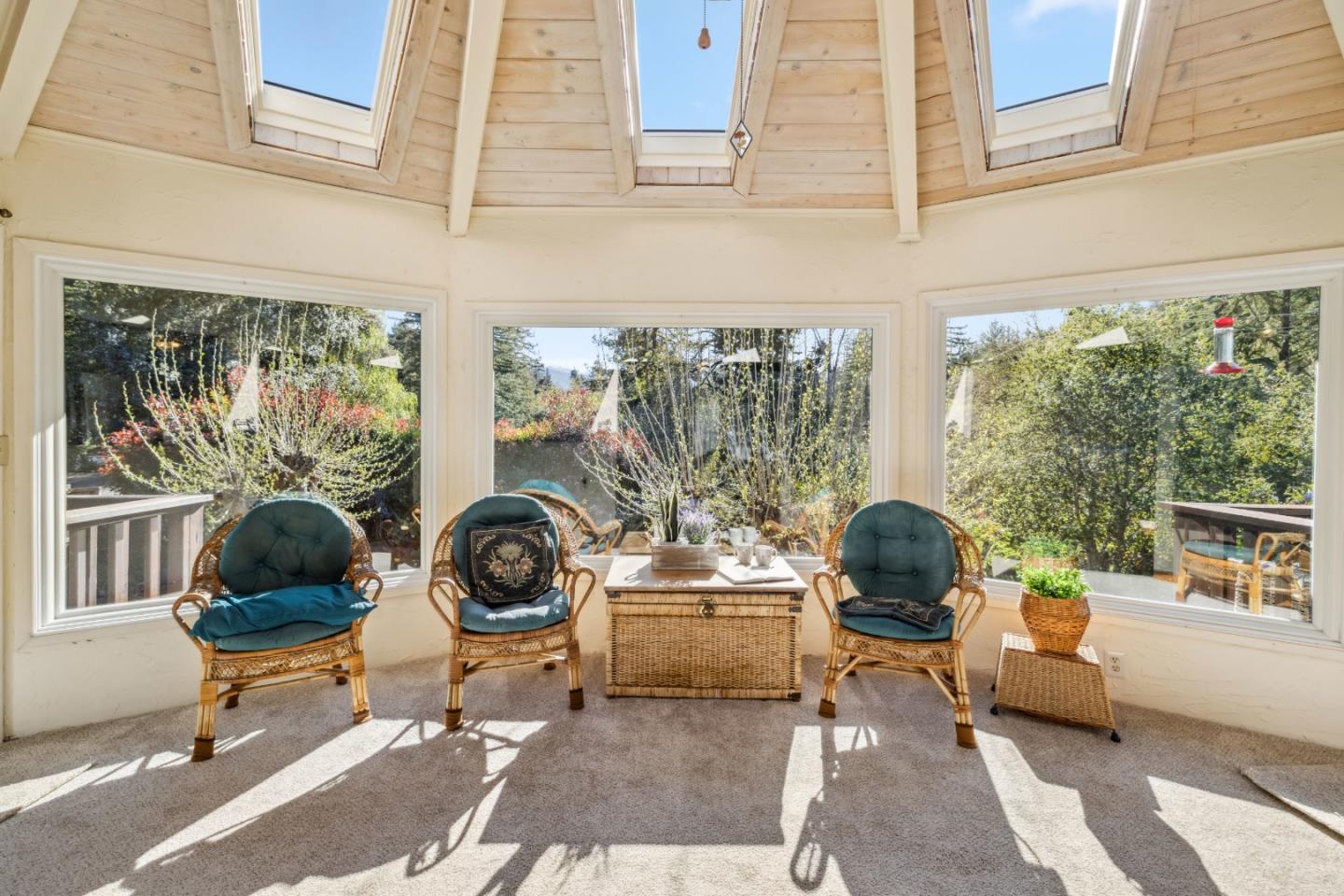 2 Ridgewood DR
