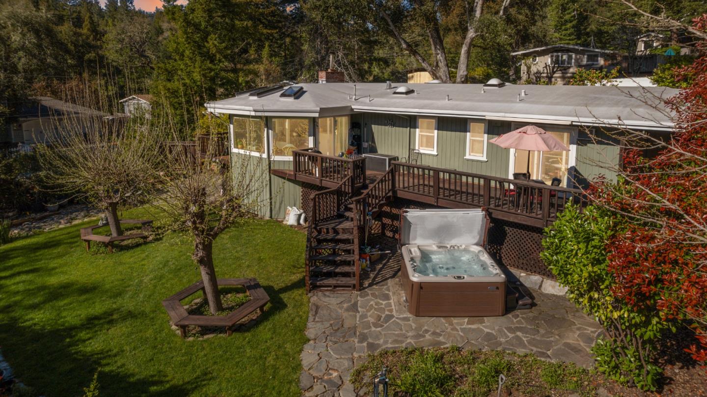 2 Ridgewood DR