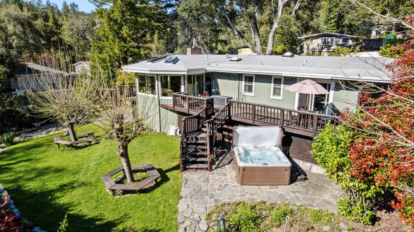 2 Ridgewood DR