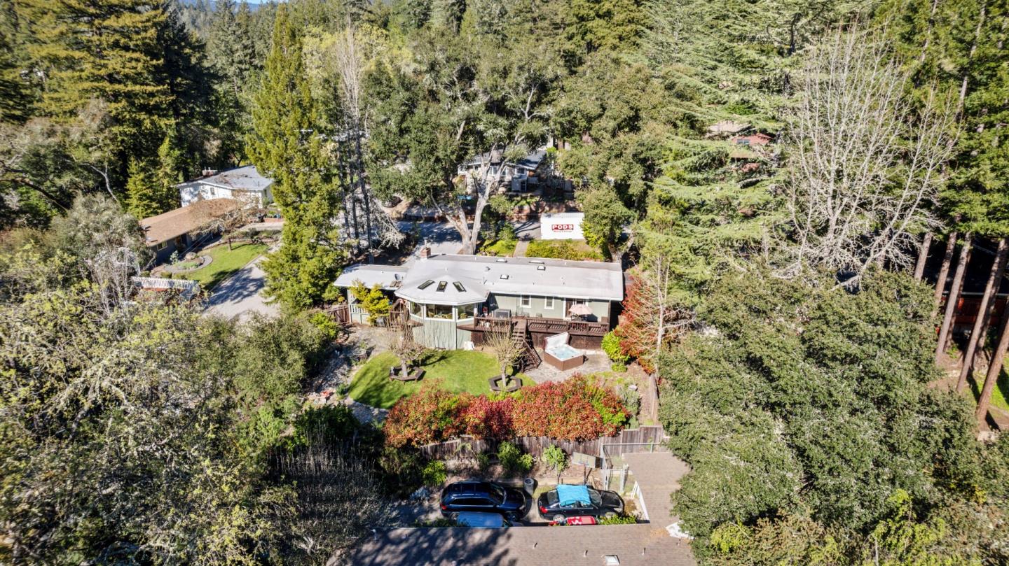 2 Ridgewood DR