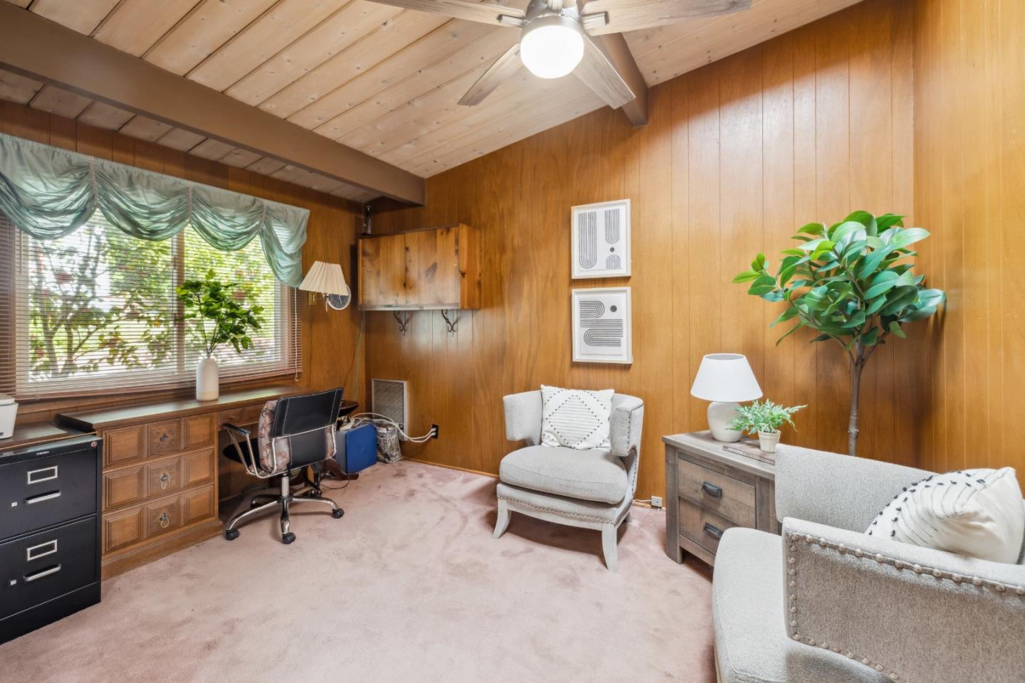2 Ridgewood DR