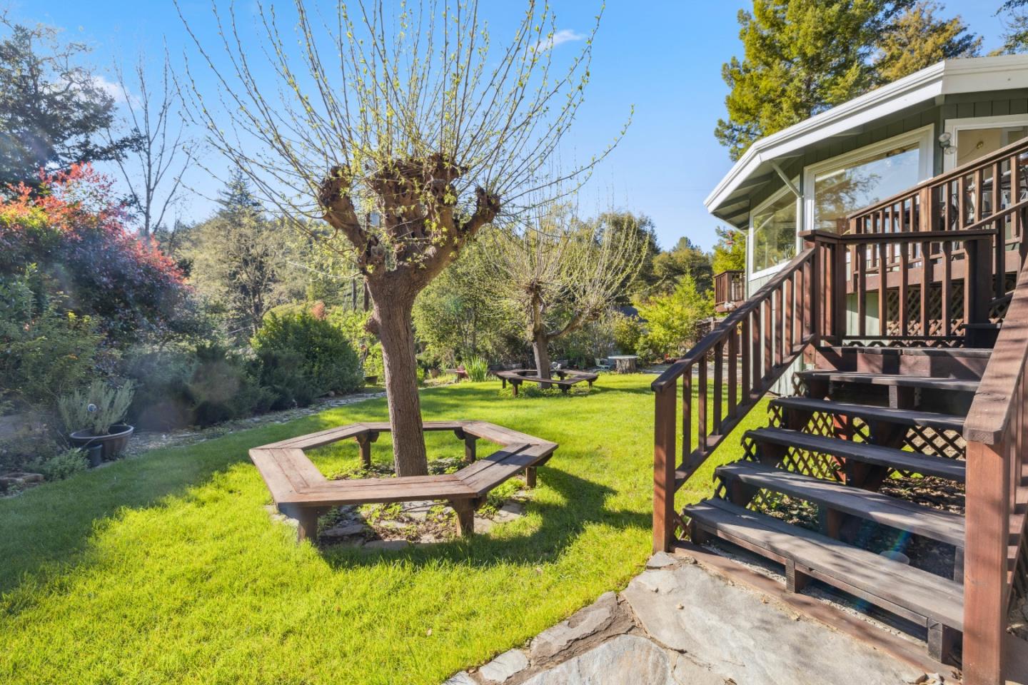 2 Ridgewood DR