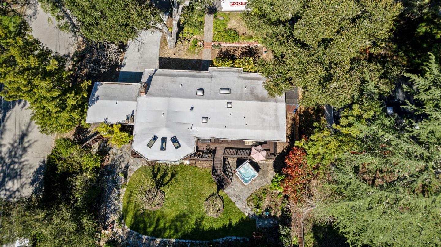 2 Ridgewood DR