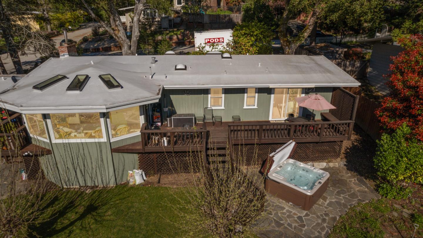 2 Ridgewood DR