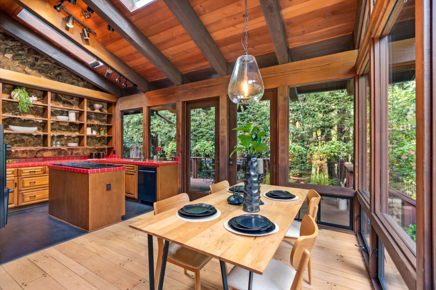 9965 Love Creek RD