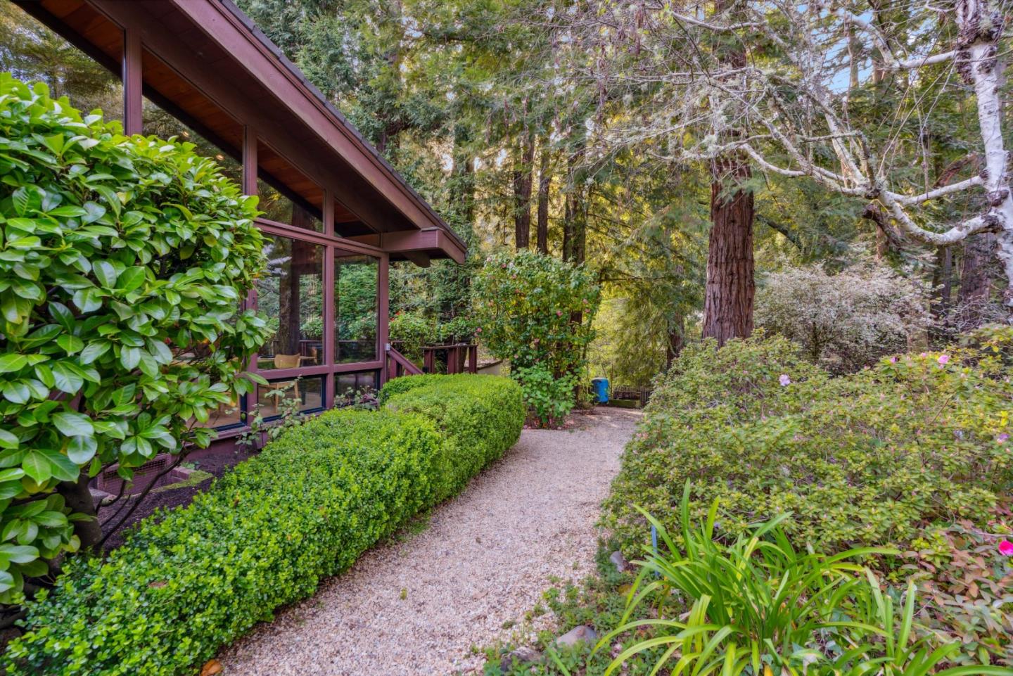 9965 Love Creek RD